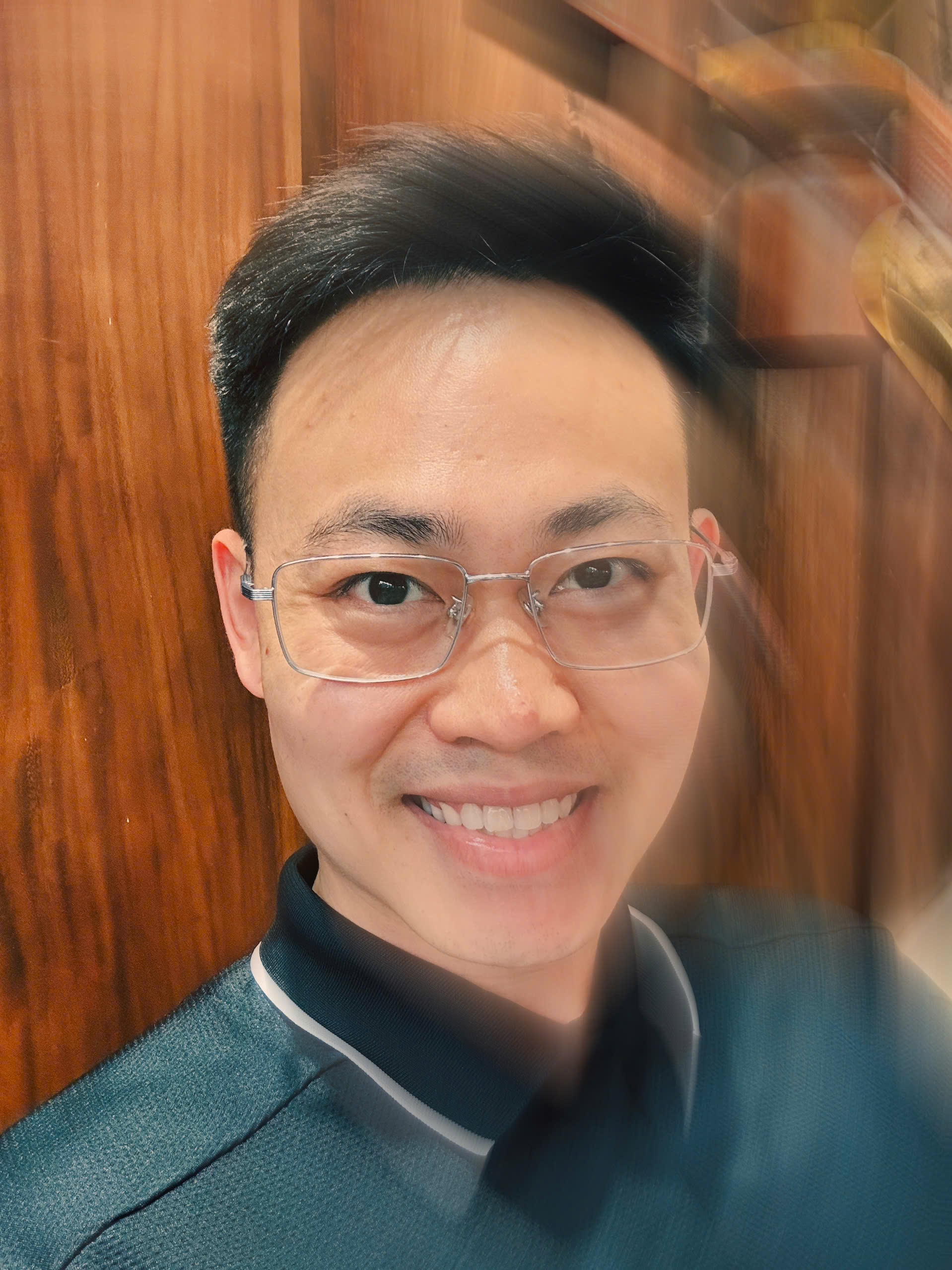 Phạm Giang tập trung làm việc hệ thống